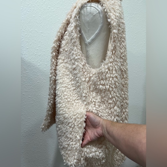 ENTRO Sherpa Vest EUC - Picture 2 of 7